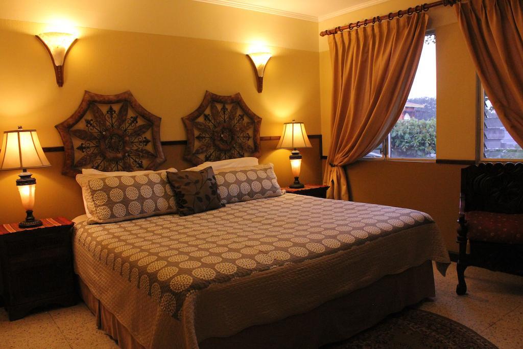 Hostal Villa Toscana Guatemalaváros Szoba fotó